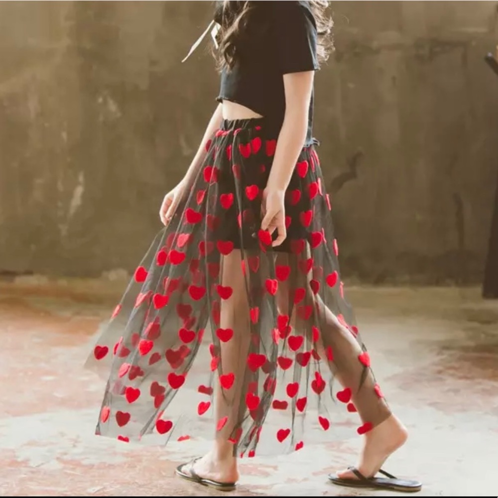 Kids heart print skirt new size 6 years